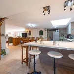 4 Bedroom Lovely In