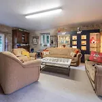 4 Bedroom Lovely In