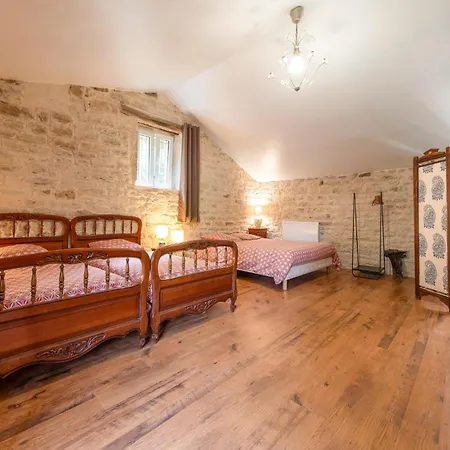 Lovely In With Kitchen * Escles