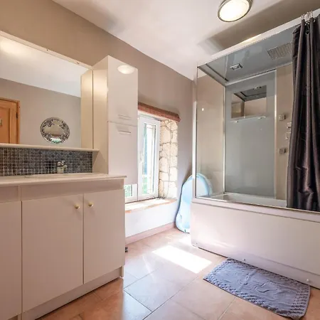 Lovely In With Kitchen Ferienhaus *