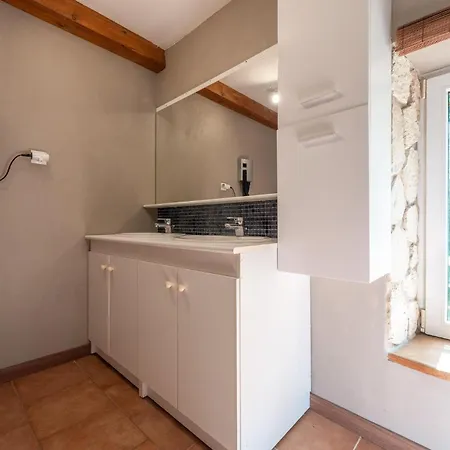 Ferienhaus Lovely In With Kitchen Escles